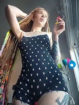 LucidLucy online show from September 29, 2025, 2:12 pm