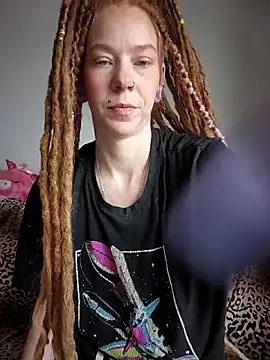 LucidLucy online show from February 9, 2026, 3:32 pm