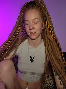 LucidLucy online show from November 10, 2025, 12:37 am