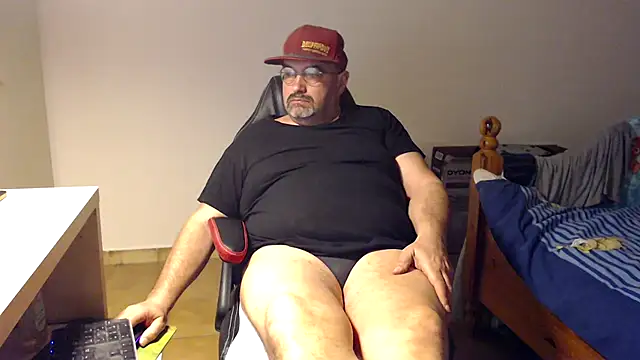 Snapshot of fraboys chatting on March 15, 2026, 11:56 pm fraboys online show from March 15, 2026, 11:56 pm