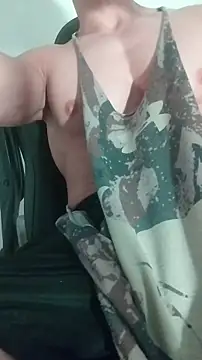 sexy fit guy on cam online show from December 1, 2025, 5:19 am