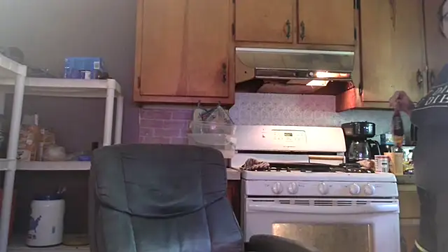 ZeTurtleMaster online show from April 22, 2026, 8:26 pm