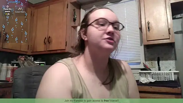 Snapshot of ZeTurtleMaster chatting on March 3, 2025, 11:56 pm ZeTurtleMaster online show from March 3, 2025, 11:56 pm