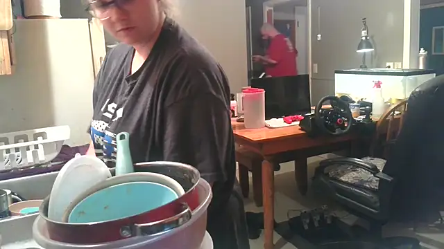 Snapshot of ZeTurtleMaster chatting on January 24, 2025, 1:24 am ZeTurtleMaster online show from January 24, 2025, 1:24 am