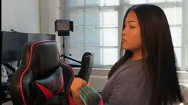 Bubbleliyah online show from April 1, 2026, 1:41 pm