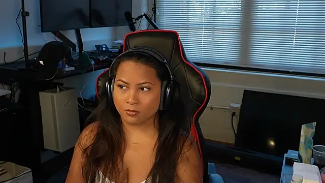 Bubbleliyah online show from February 4, 2025, 8:28 pm