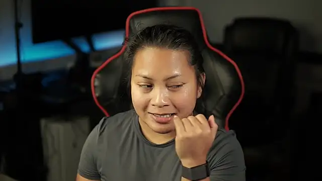 Bubbleliyah online show from January 1, 2025, 11:40 pm