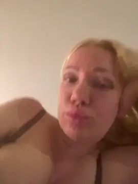 SofiaJoy online show from April 30, 2026, 8:49 pm
