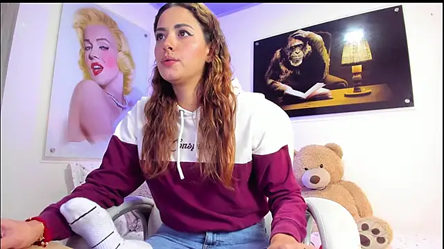 KimberlySaen online show from October 8, 2025, 10:43 pm