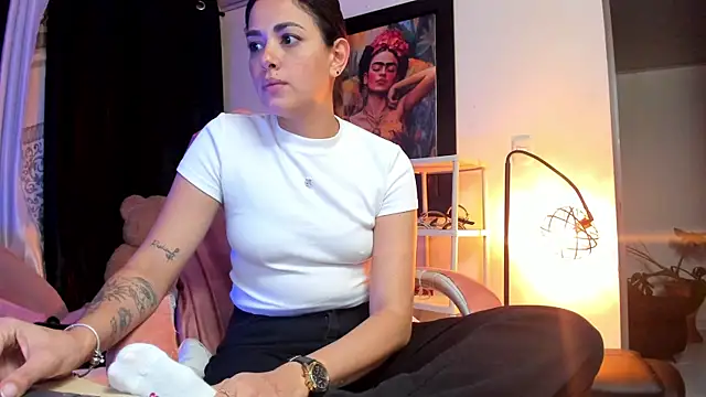 KimberlySaen online show from July 18, 2026, 12:52 am