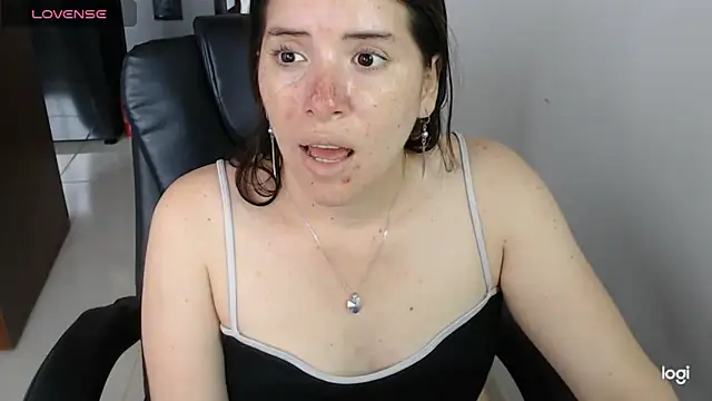 spicey latina online show from June 12, 2026, 4:16 pm