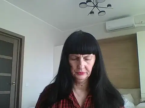 MelanyBanks online show from May 3, 2026, 12:42 pm
