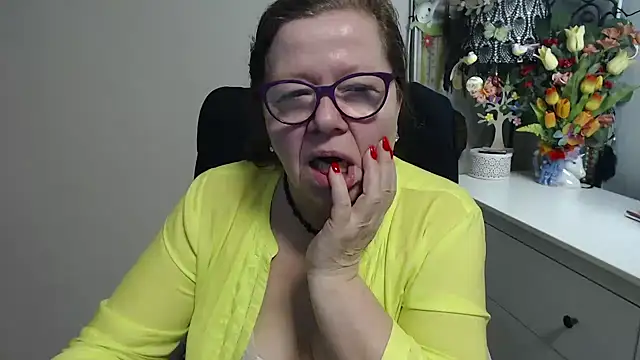 Snapshot of Adelewildx chatting on March 5, 2026, 4:42 am Adelewildx online show from March 5, 2026, 4:42 am