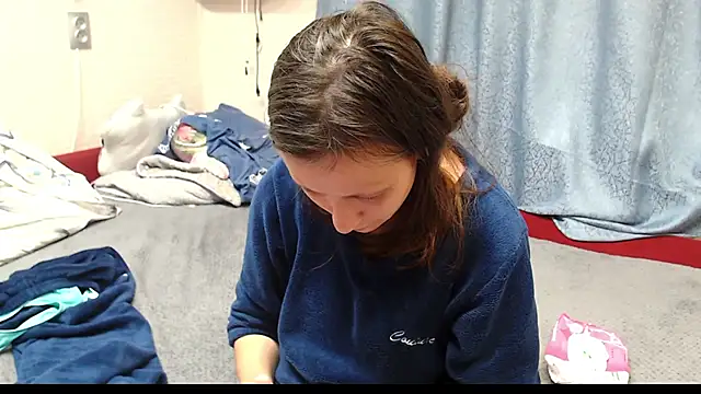 alisacucumber online show from September 20, 2025, 6:46 pm