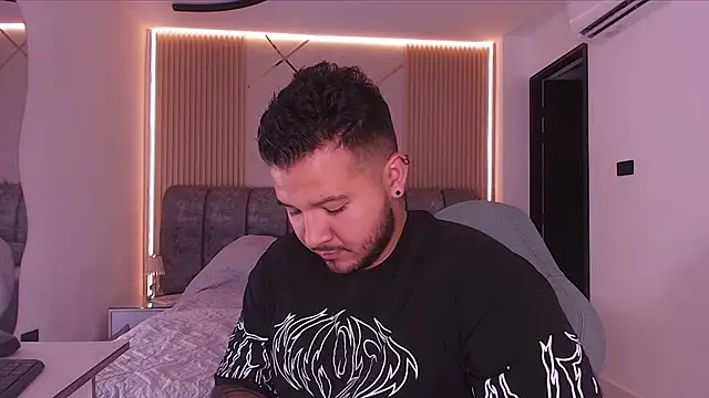 Snapshot of mister_miike chatting on March 13, 2026, 3:22 am mister miike online show from March 13, 2026, 3:22 am