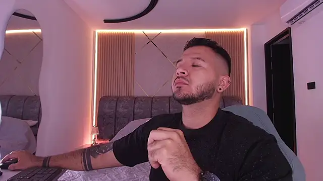 Snapshot of mister_miike chatting on March 15, 2026, 3:13 am mister miike online show from March 15, 2026, 3:13 am