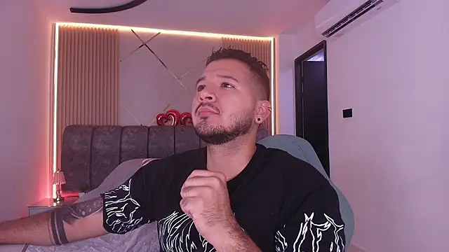 Snapshot of mister_miike chatting on February 24, 2026, 3:07 am mister miike online show from February 24, 2026, 3:07 am