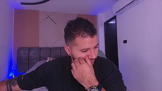 Snapshot of mister_miike chatting on February 12, 2026, 3:06 am mister miike online show from February 12, 2026, 3:06 am