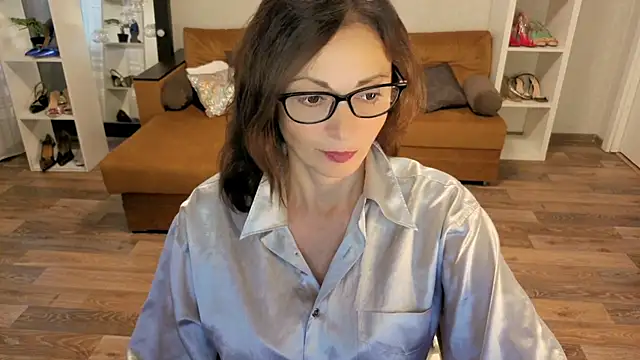 Snapshot of CaringSophie chatting on November 9, 2025, 11:03 am CaringSophie online show from November 9, 2025, 11:03 am