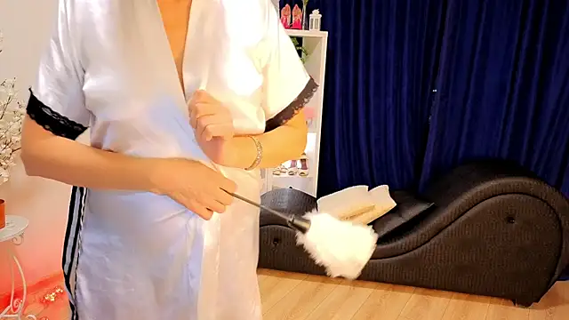 Snapshot of CaringSophie chatting on February 28, 2026, 6:29 pm CaringSophie online show from February 28, 2026, 6:29 pm