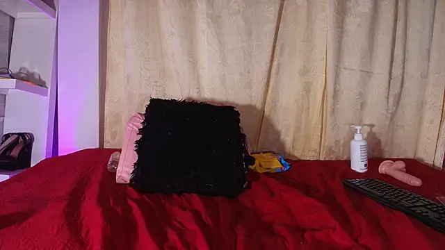 emyli sw  online show from March 19, 2025, 6:14 am