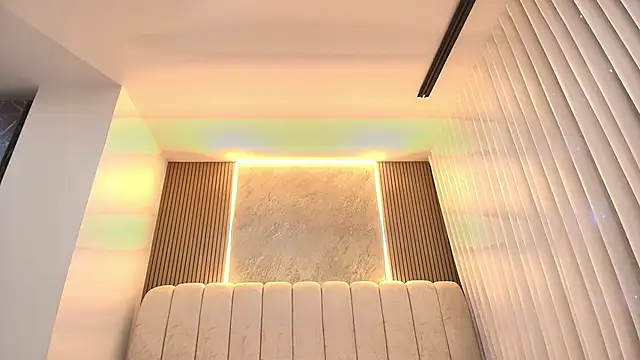 emyli sw  online show from February 24, 2026, 3:07 am