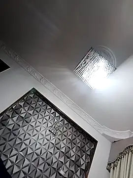 Snapshot of Popzbo chatting on December 2, 2025, 6:37 am Popzbo online show from December 2, 2025, 6:37 am