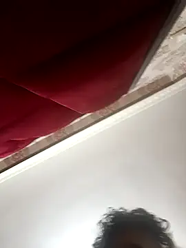 Snapshot of Popzbo chatting on December 4, 2025, 3:27 am Popzbo online show from December 4, 2025, 3:27 am