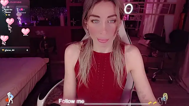 Snapshot of AnnieGOld_ chatting on March 23, 2026, 6:57 am AnnieGOld online show from March 23, 2026, 6:57 am