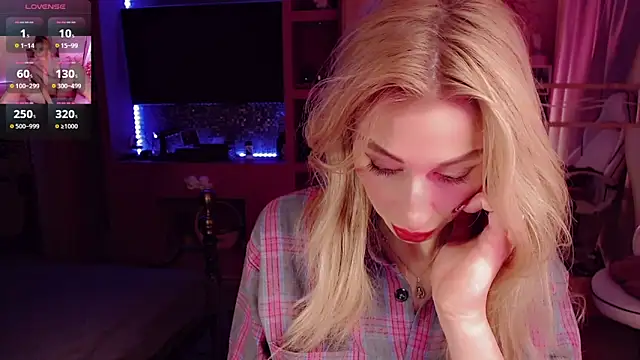 AnnieGOld  online show from September 25, 2025, 5:52 pm