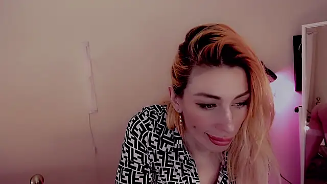 AnnieGOld  online show from February 16, 2025, 11:50 pm