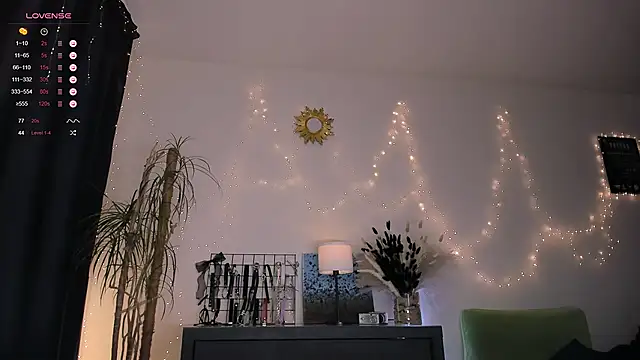 Felicia Bri online show from February 20, 2025, 4:47 pm