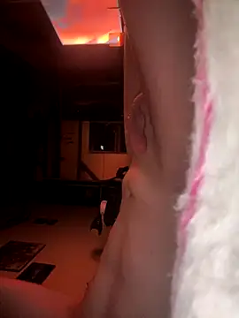 Chris-LE91 online show from September 16, 2025, 1:06 am