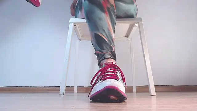 Snapshot of Foot_Goddes_ chatting on December 13, 2024, 7:04 am Foot Goddes online show from December 13, 2024, 7:04 am