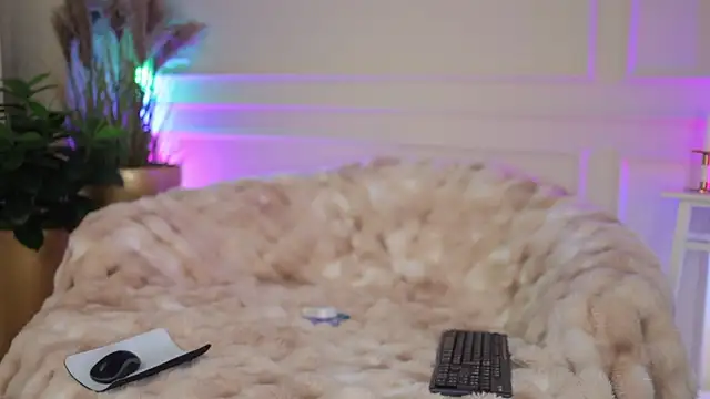 Snapshot of Anais_Bloom chatting on March 14, 2026, 8:26 pm Anais Bloom online show from March 14, 2026, 8:26 pm