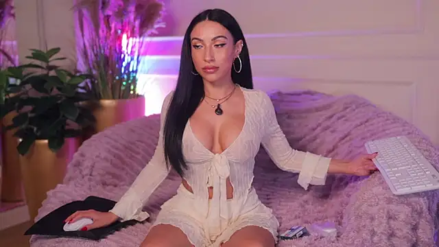Anais Bloom online show from July 7, 2026, 7:17 pm
