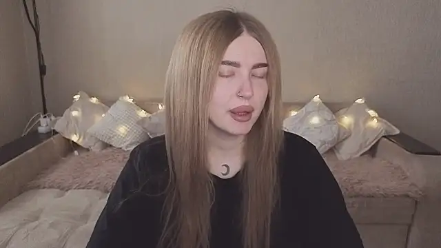 ViolettaLopez online show from November 16, 2025, 10:53 am