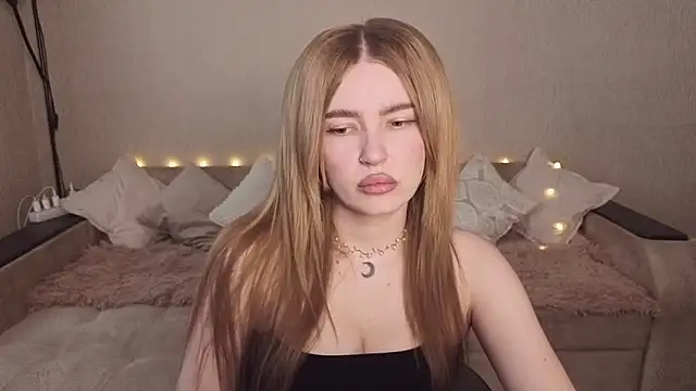 ViolettaLopez online show from June 16, 2026, 3:01 pm