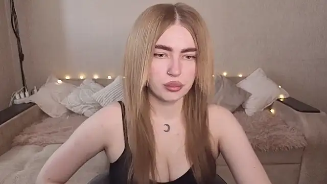 ViolettaLopez online show from June 8, 2026, 11:22 am