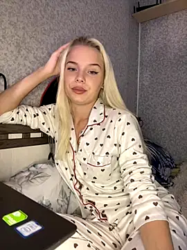 Snapshot of SIMBA_BOS chatting on October 23, 2025, 3:05 am SIMBA BOS online show from October 23, 2025, 3:05 am