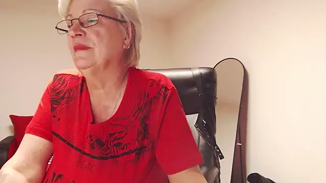 Snapshot of LaylaMilf chatting on March 6, 2026, 7:31 pm LaylaMilf online show from March 6, 2026, 7:31 pm