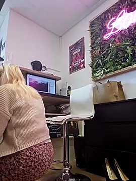 Nathotsexy1 online show from February 18, 2025, 9:21 am