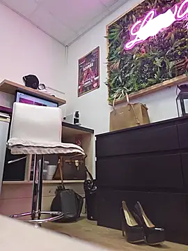 Nathotsexy1 online show from February 18, 2025, 2:16 pm