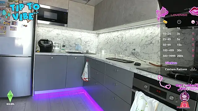 Snapshot of Smallnipples chatting on March 21, 2026, 8:19 am Smallnipples online show from March 21, 2026, 8:19 am