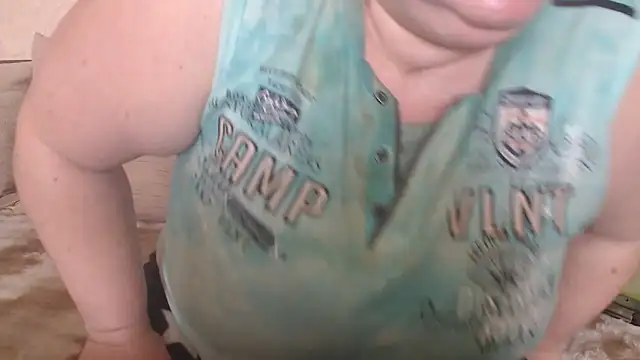 Amy August online show from May 4, 2026, 1:36 pm