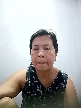 TropicalFlower online show from January 7, 2026, 11:32 pm