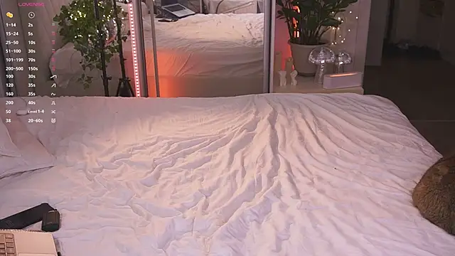 Ffoxyflame online show from September 9, 2025, 11:58 pm