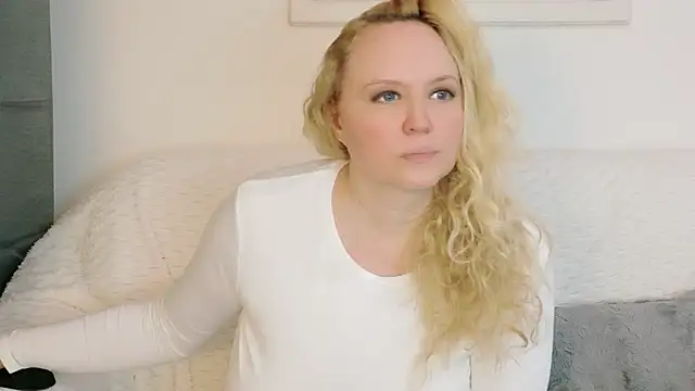 Sarah4you online show from February 13, 2026, 5:35 pm