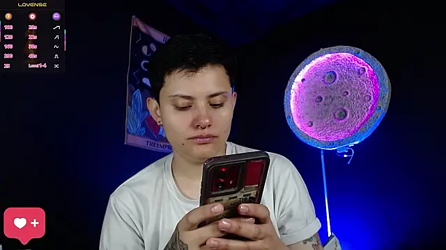 girl intense444 online show from March 12, 2026, 1:04 pm