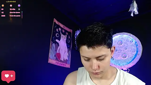 girl intense444 online show from February 14, 2026, 1:00 pm